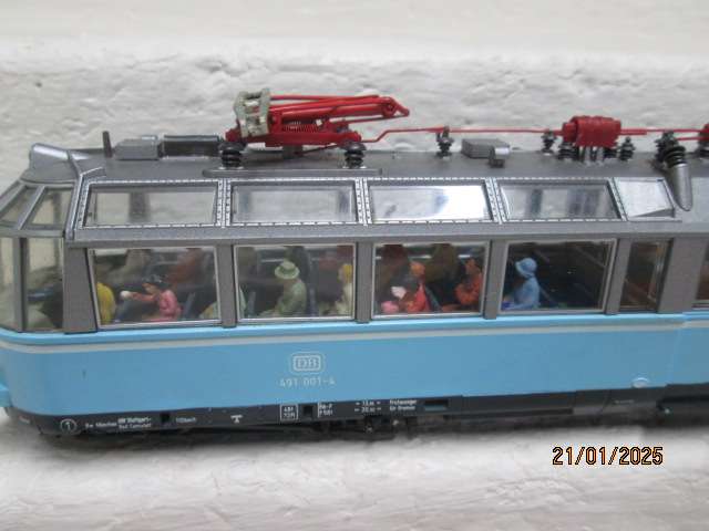 HO SCALE - ROCO - DB RAILCAR LOCOMOTIVE - BOXED