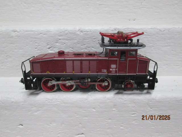 HO SCALE - ROCO - RED DB ELECTRIC LOCOMOTIVE - BOXED
