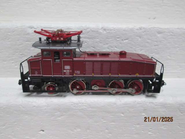 HO SCALE - ROCO - RED DB ELECTRIC LOCOMOTIVE - BOXED