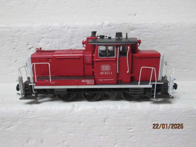 HO SCALE - ROCO - DB RED DIESEL LOCOMOTIVE - BOXED