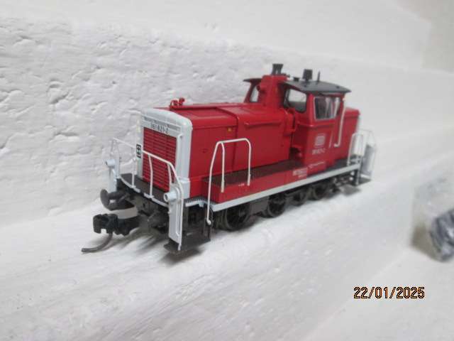 HO SCALE - ROCO - DB RED DIESEL LOCOMOTIVE - BOXED