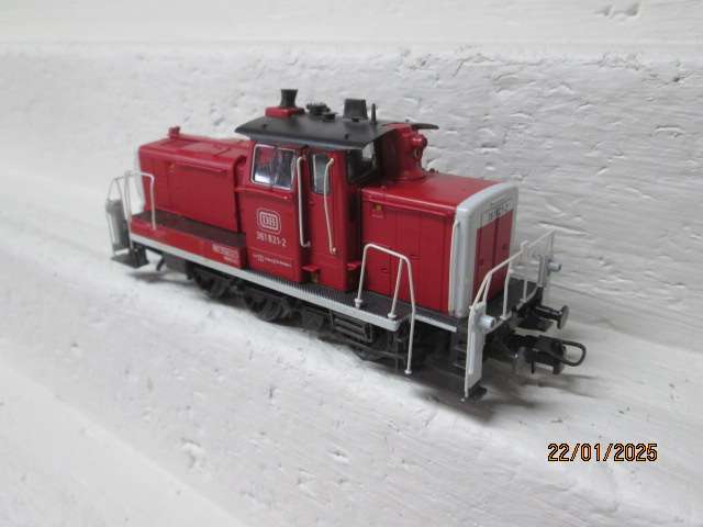 HO SCALE - ROCO - DB RED DIESEL LOCOMOTIVE - BOXED