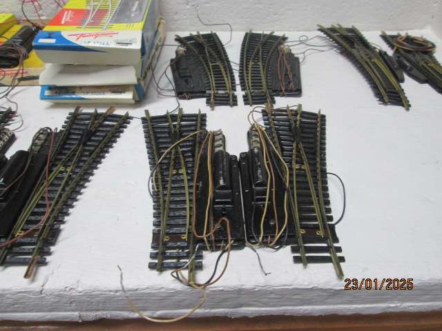OO SCALE - FLEISHCHMANN - LARGE AMOUNT OF BRASS TRACK - X112 PIECES - BOXED