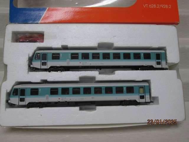 OO SCALE - ROCO - DB SUBURBAN SET - BOXED