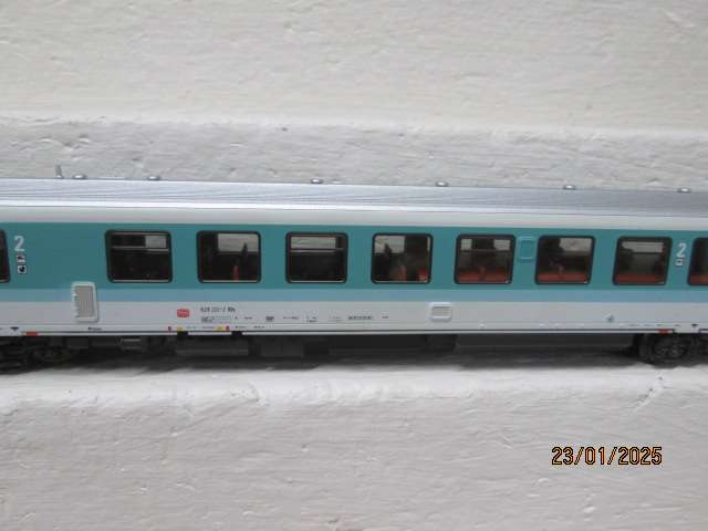 OO SCALE - ROCO - DB SUBURBAN SET - BOXED