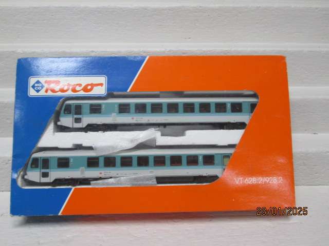 OO SCALE - ROCO - DB SUBURBAN SET - BOXED