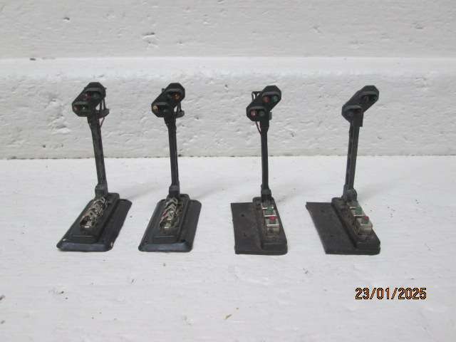 HO SCALE - FLEISCHMANN - RAIL SIGNALS - X4