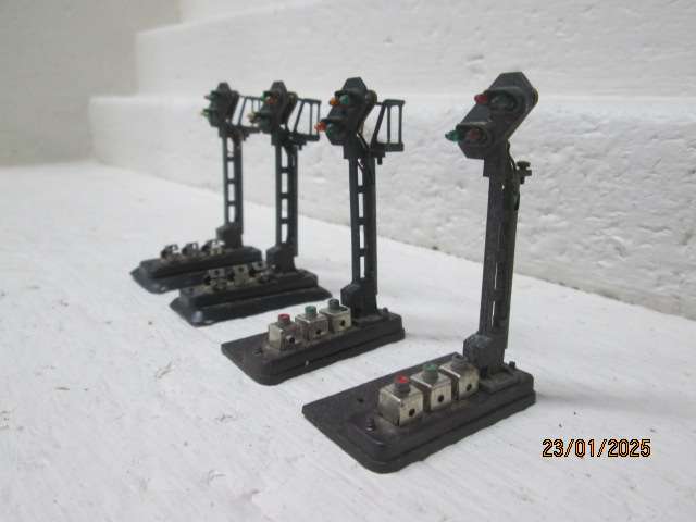 HO SCALE - FLEISCHMANN - RAIL SIGNALS - X4