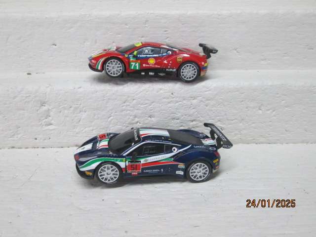 1:43 SCALE - CARRERA - FERRARI GT SLOT CAR SET - BOXED