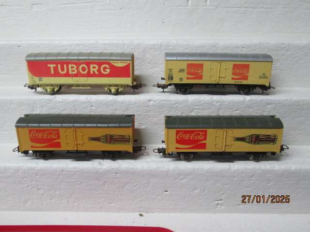 HO SCALE - LIMA - BOX CARS - X4
