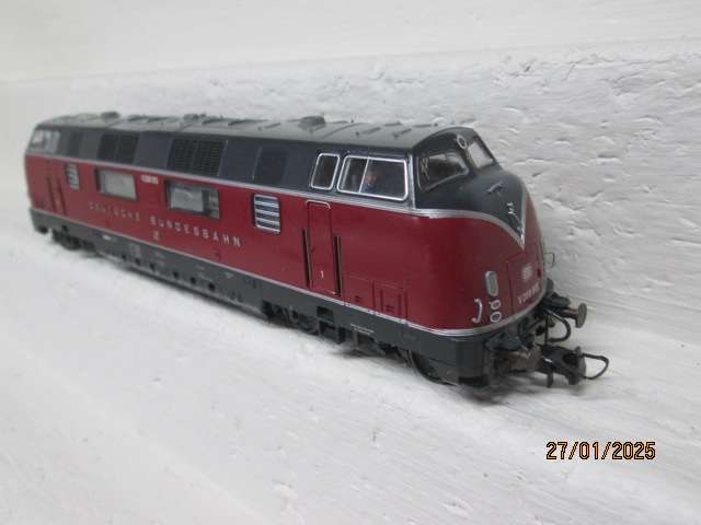 HO SCALE - ROCO - DB - DIESEL LOCOMOTIVE - BOXED