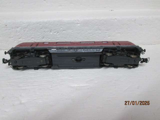 HO SCALE - ROCO - DB - DIESEL LOCOMOTIVE - BOXED