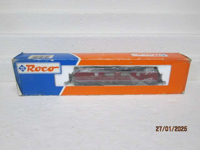 HO SCALE - ROCO - DB - DIESEL LOCOMOTIVE - BOXED