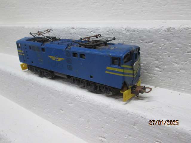 HO SCALE - LIMA - SAR -BLUE 5E ELECTRIC DUMMY LOCOMOTIVE