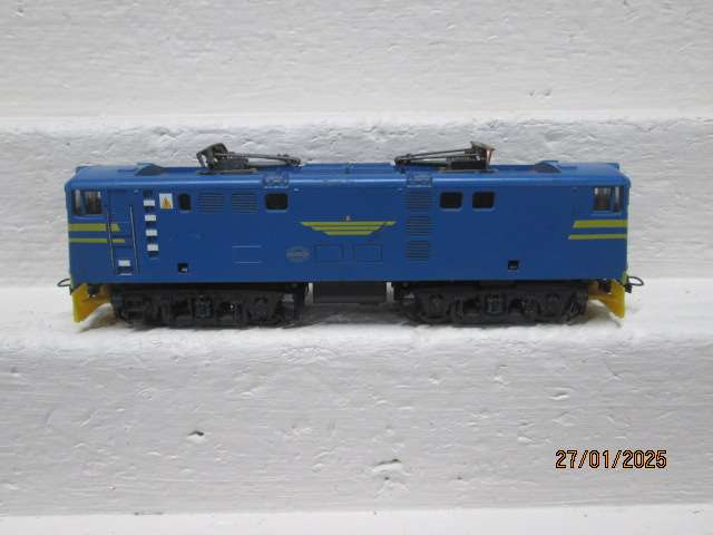 HO SCALE - LIMA - SAR -BLUE 5E ELECTRIC LOCOMOTIVE (E12003 - VERY RARE)