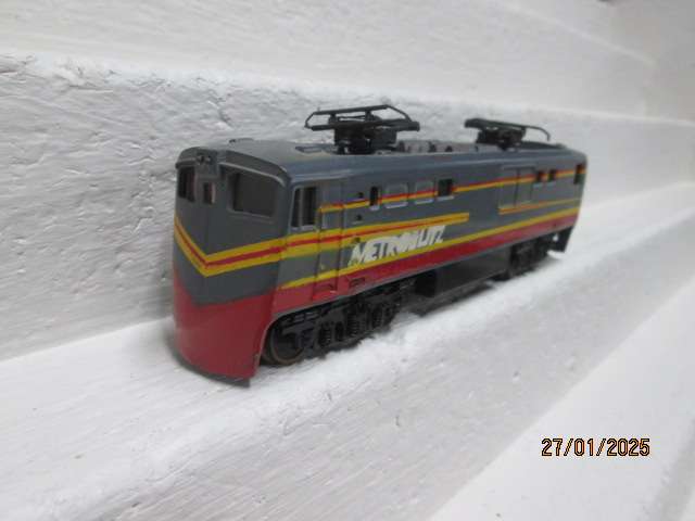 HO SCALE - LIFELIKE - SAR -  6E METROBLITZ ELECTRIC LOCOMOTIVE