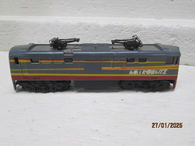 HO SCALE - LIFELIKE - SAR -  6E METROBLITZ ELECTRIC LOCOMOTIVE