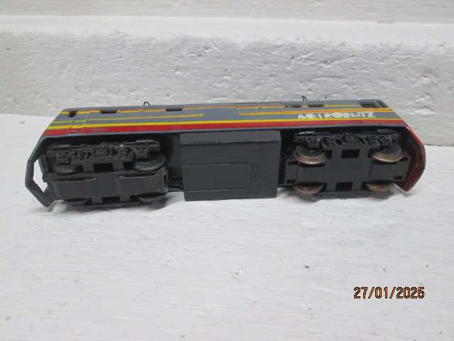 HO SCALE - LIFELIKE - SAR -  6E METROBLITZ ELECTRIC LOCOMOTIVE