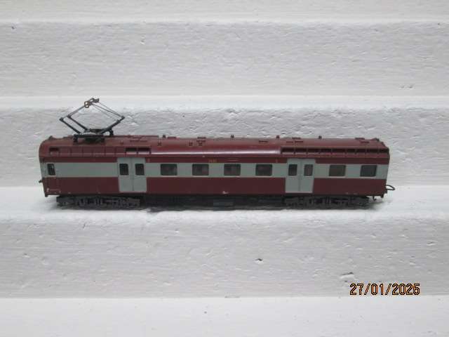 HO SCALE - LIMA - SAR - 3RD CLASS SUBURBAN DUMMY LOCOMOTIVE