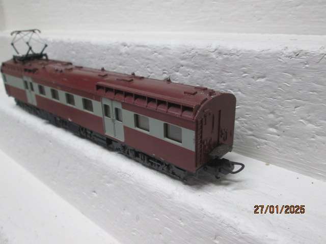 HO SCALE - LIMA - SAR - 3RD CLASS SUBURBAN DUMMY LOCOMOTIVE