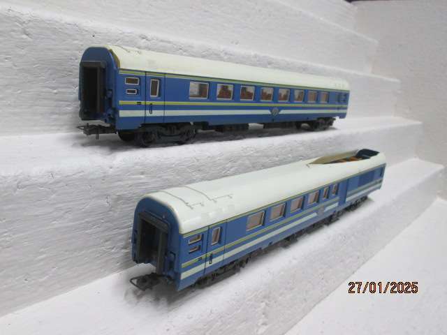 HO SCALE - LIMA - SAR - BLUE TRAIN COACHES - X2 (GOLD 'B' LOGO)