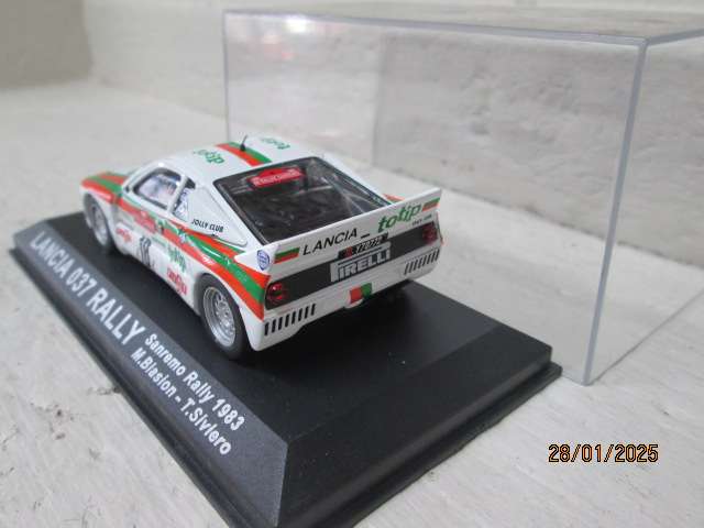 DIE CAST 1:43 SCALE - RALLY CAR -  LANCIA 037 RALLY