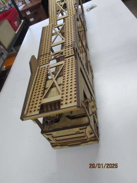 1:18 SCALE - SCANNIA - LAZER CUT CAR CARRIER