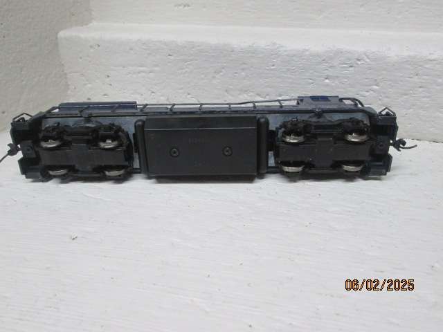 HO SCALE - BACHMANN - DARK BLUE DIESEL LOCOMOTIVE
