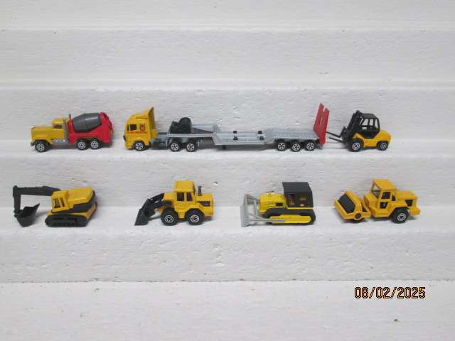 HO SCALE - MAJORETTE - CONSTRUCTION VEHICLE