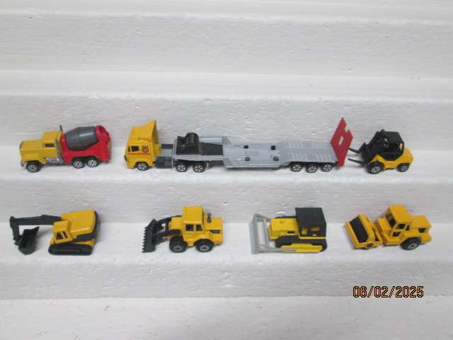 HO SCALE - MAJORETTE - CONSTRUCTION VEHICLE