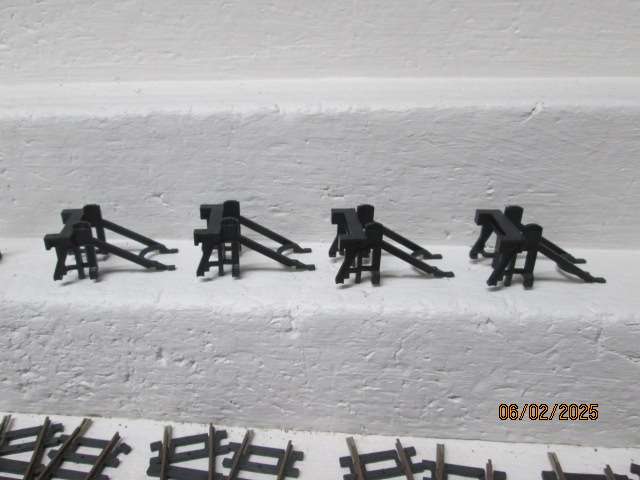 HO / OO SCALE - HORNBY- TRACK X42 PIECES