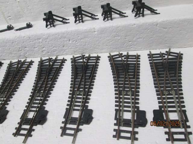 HO / OO SCALE - HORNBY- TRACK X42 PIECES