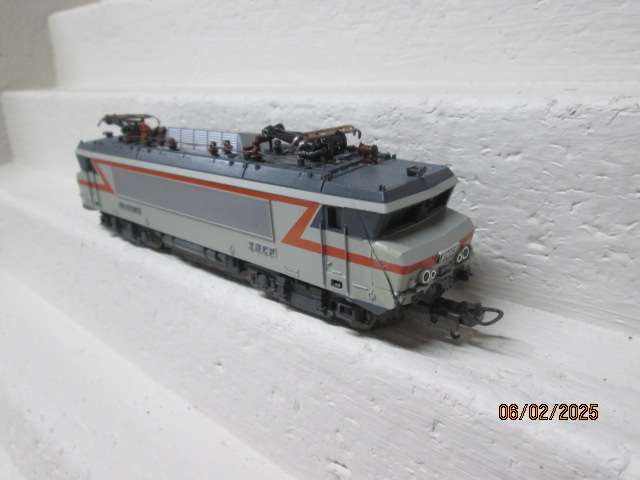 HO SCALE  - LIMA - SNCF - ELECTRIC LOCOMOTIVE - BOXED