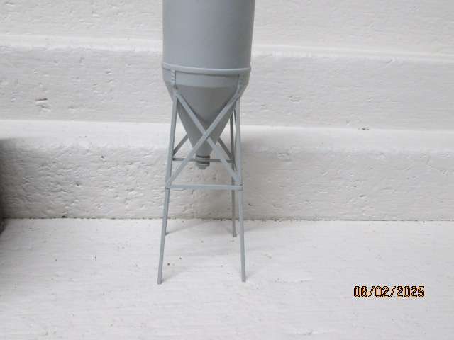 OO SCALE- BACHMANN - SCENECRAFT GRAIN LOADING TERMINAL - BOXED