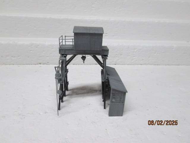 OO SCALE- BACHMANN - SCENECRAFT DEPOT HOIST - BOXED