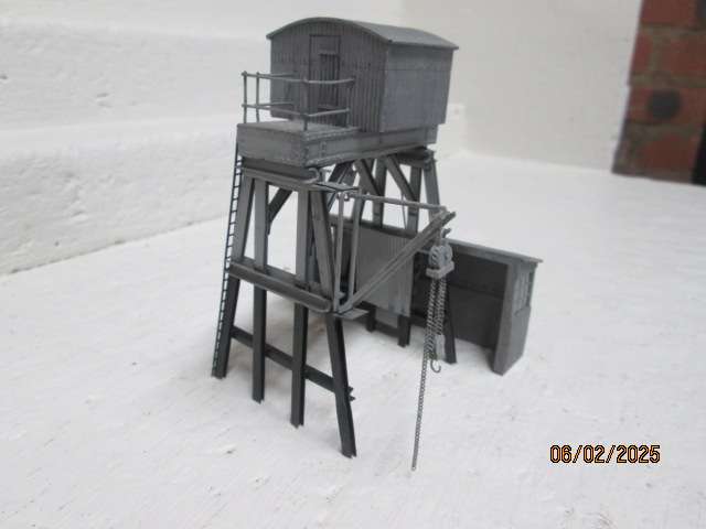 OO SCALE- BACHMANN - SCENECRAFT DEPOT HOIST - BOXED