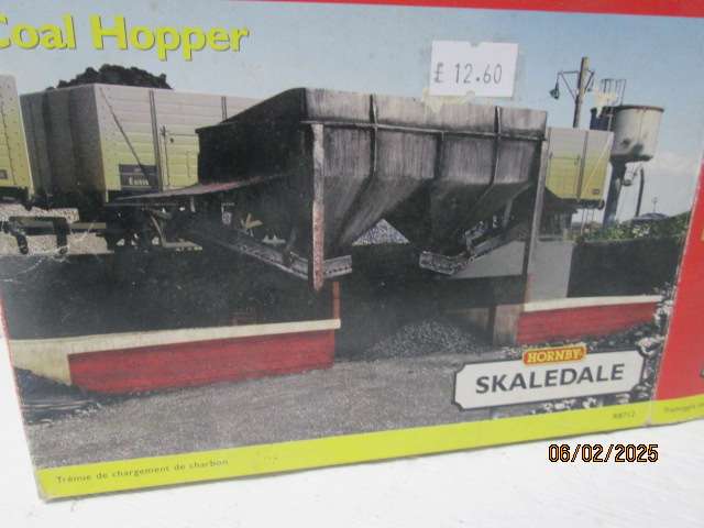 OO SCALE- HORNBY - SKALEDALE - COAL HOPPER STATION - BOXED