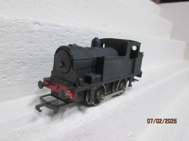 OO SCALE - HORNBY - 0-4-0 STEAM LOCOMOTIVE