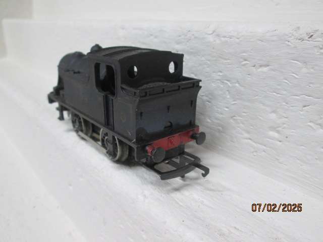 OO SCALE - HORNBY - 0-4-0 STEAM LOCOMOTIVE