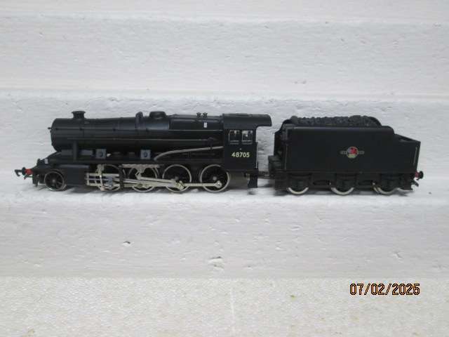 OO SCALE - HORNBY - CLASS 8F STEAM LOCOMOTIVE - BOXED