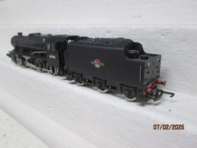 OO SCALE - HORNBY - CLASS 8F STEAM LOCOMOTIVE - BOXED