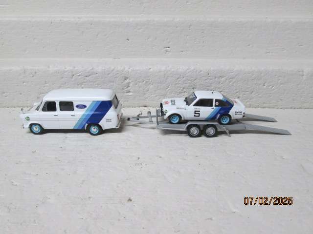 DIE CAST 1:43 SCALE - ESCORT MK11 RALLY CAR + SERVICE VAN & TRAILER SET