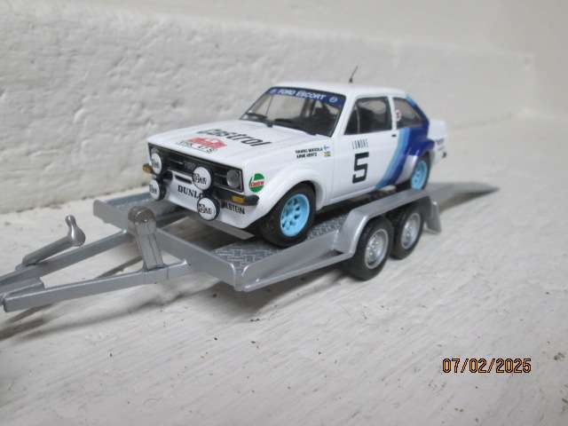 DIE CAST 1:43 SCALE - ESCORT MK11 RALLY CAR + SERVICE VAN & TRAILER SET