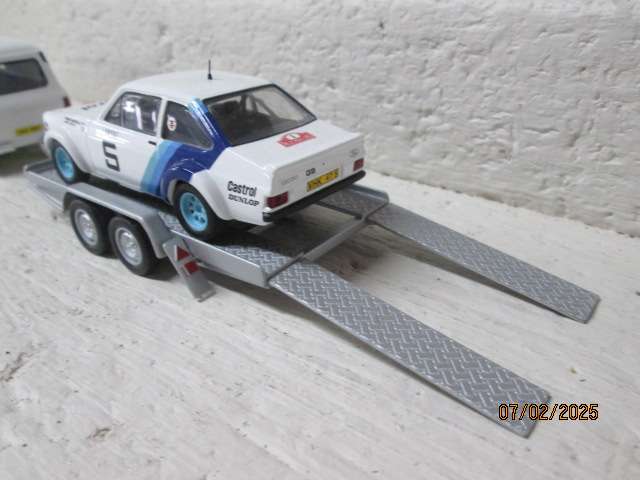 DIE CAST 1:43 SCALE - ESCORT MK11 RALLY CAR + SERVICE VAN & TRAILER SET