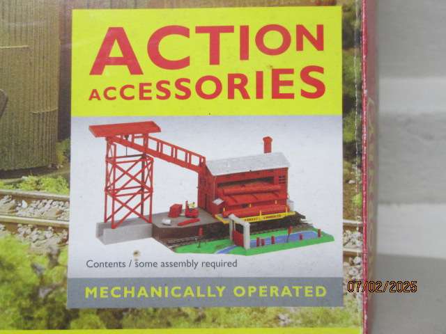 OO SCALE - HORNBY - TIMBER DEPOT - BOXED