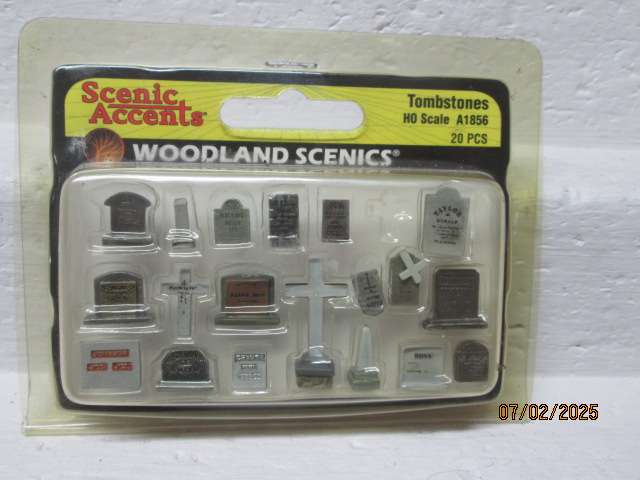 HO SCALE - WOODLAND SCENICS - TOMBSTONES SET - BOXED