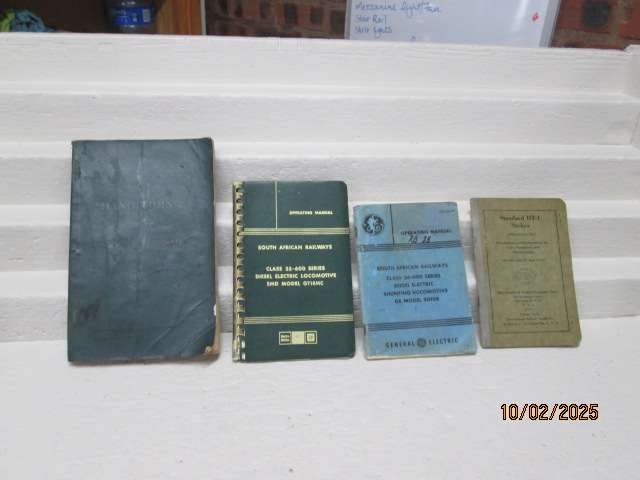 SAR - LOCOMOTIVE HAND BOOKS - X4