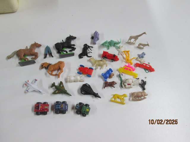 VARIOUS PLASTIC TOYS