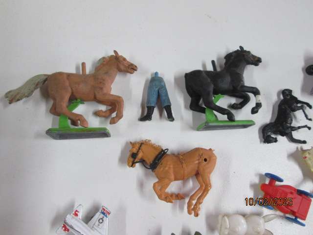 VARIOUS PLASTIC TOYS