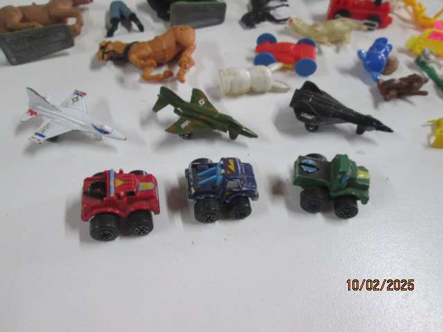 VARIOUS PLASTIC TOYS